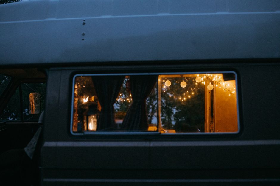 Elettronica di bordo del camper: monitoraggio, connettività e sicurezza — guida completa